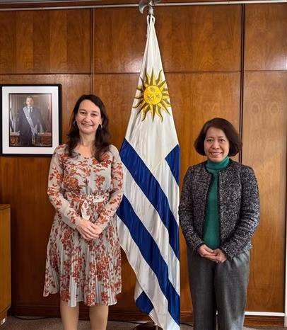 2-uru.jpg