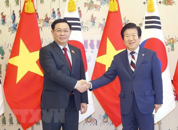 Yonhap и ВИA организуют фотовыставку по случаю 30-летия установления дипломатических отношений между Корей и Вьетнамом ảnh 1 Yonhap и ВИA организуют фотовыставку по случаю 30-летия установления дипломатических отношений между Корей и Вьетнамом ảnh 1