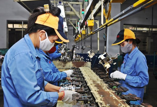 Виньфук принимает решения, способствующие развитию вспомогательных отраслей ảnh 1 Виньфук принимает решения, способствующие развитию вспомогательных отраслей ảnh 1