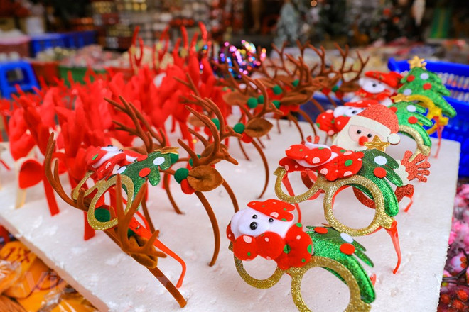 Улица Хангма полна рождественских красок ảnh 9