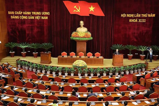 В Ханое закрылся 5-ый пленум ЦК КПВ 13-го созыва ảnh 1
