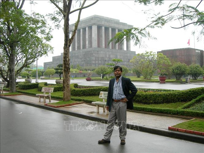 К дня рождения Хо Ши Мина: Индийский журналист и его вспоминания плакатов и фотографий Хо Ши Мина ảnh 1 К дня рождения Хо Ши Мина: Индийский журналист и его вспоминания плакатов и фотографий Хо Ши Мина ảnh 1