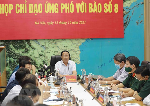 Заместитель премьер-министра Ле Ван Тхань: Обеспечение безопасности при эвакуации людей из-за тайфуна № 8 ảnh 2 Заместитель премьер-министра Ле Ван Тхань: Обеспечение безопасности при эвакуации людей из-за тайфуна № 8 ảnh 2