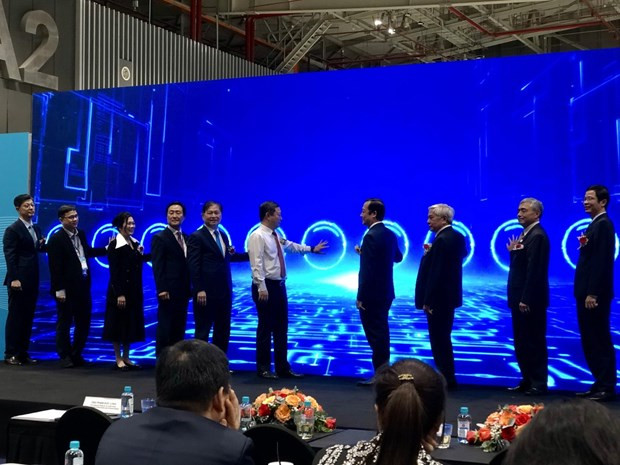 В Хошимине открылись 3-й Международный форум и выставка умных городов Азии ảnh 1 В Хошимине открылись 3-й Международный форум и выставка умных городов Азии ảnh 1