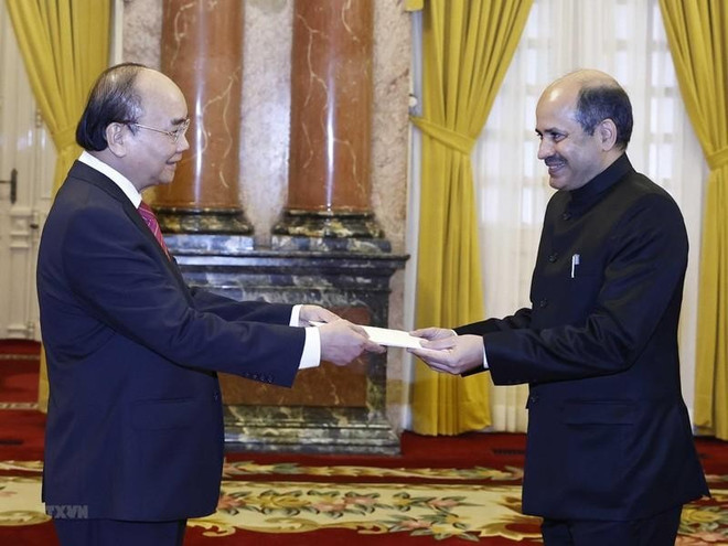 Президент Вьетнама принял новых послов Сальвадора, Индии, РК ảnh 2 Президент Вьетнама принял новых послов Сальвадора, Индии, РК ảnh 2