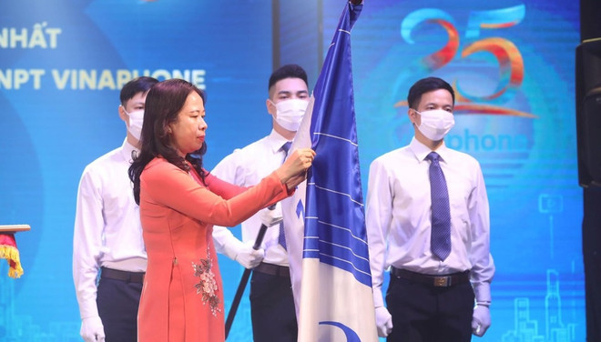 VinaPhone награждена Орденом Труда первой степени ảnh 2 VinaPhone награждена Орденом Труда первой степени ảnh 2