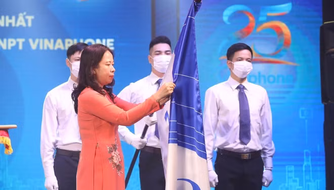 VinaPhone награждена Орденом Труда первой степени ảnh 2 VinaPhone награждена Орденом Труда первой степени ảnh 2