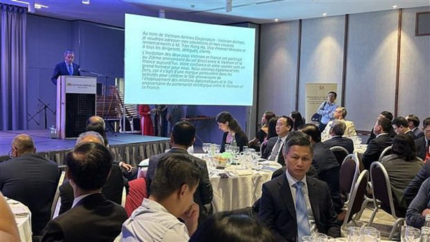 Vietnam Airlines отмечает 20-ю годовщину со дня открытия прямого рейса между Вьетнамом и Францией ảnh 2 Vietnam Airlines отмечает 20-ю годовщину со дня открытия прямого рейса между Вьетнамом и Францией ảnh 2