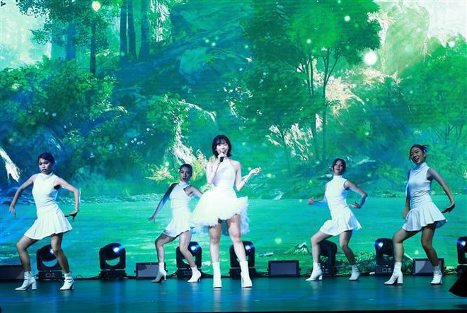 Президент Республики Корея и вице-президент Во Тхи Ань Суан приняли участие в музыкальном вечере культурного обмена Корея-Вьетнам ảnh 2