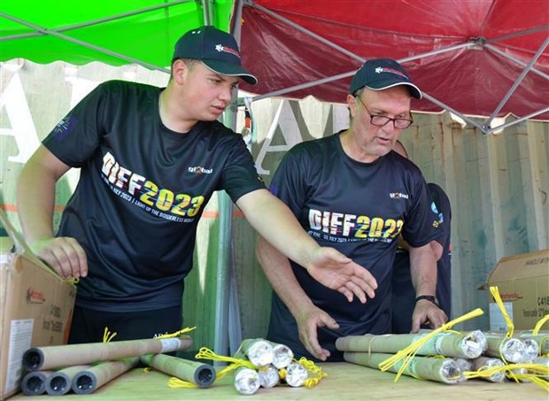 Команды Австралии и Италии готовы к соревнованиям на международном фестивале фейерверков в Дананге ảnh 2