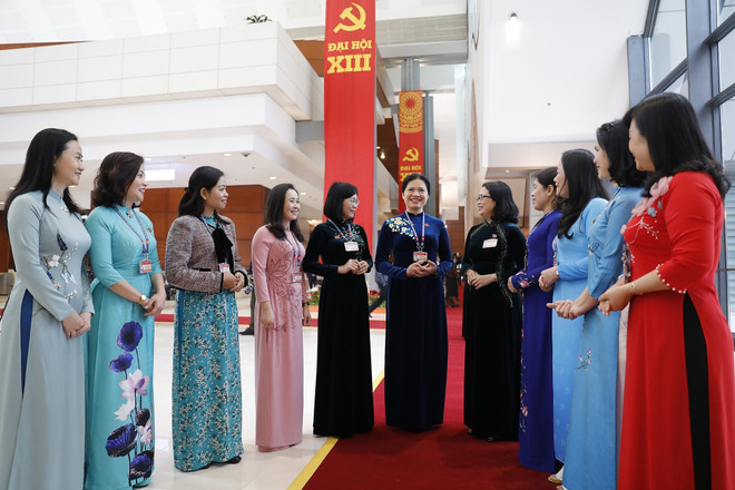 Поздравительные телеграммы XIII съезду КПВ от Мехиканской, Чилийской и Бразильской политических партий ảnh 2