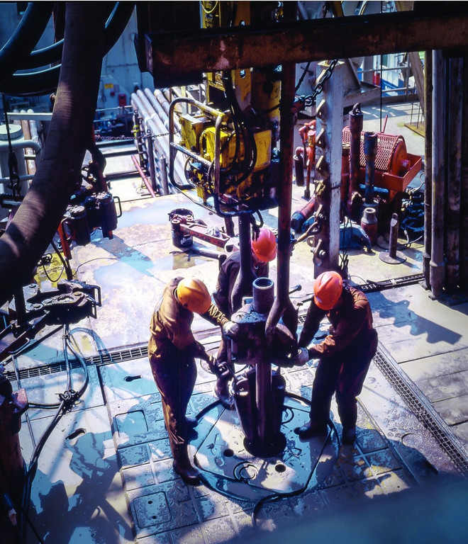 Вьетнамская нефтегазовая группа сталкивается не только с трудностями, вызванными эпидемией COVID-19 ảnh 1 Вьетнамская нефтегазовая группа сталкивается не только с трудностями, вызванными эпидемией COVID-19 ảnh 1