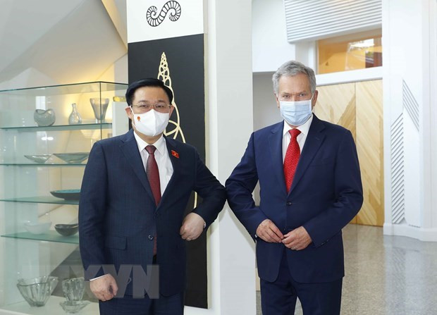 Председатель НС Выонг Динь Хюэ встретился с президентом Финляндии ảnh 1