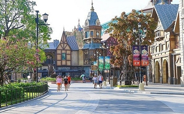 Дипломатические представительства за рубежом помогают привлекать иностранных туристов во Вьетнам ảnh 1