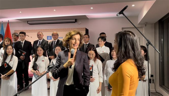 Празднование 35-летия Резолюции ЮНЕСКО в честь президента Хо Ши Мина ảnh 1 Празднование 35-летия Резолюции ЮНЕСКО в честь президента Хо Ши Мина ảnh 1