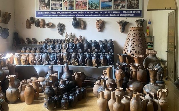 Усилия по сохранению и популяризации гончарного ремесла народности чам ảnh 2 Усилия по сохранению и популяризации гончарного ремесла народности чам ảnh 2