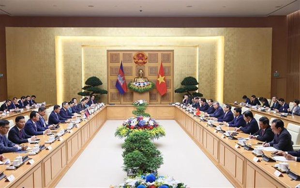 Премьер-министры Вьетнама и Камбоджи обсудили меры по укреплению двусторонних связей ảnh 1 Премьер-министры Вьетнама и Камбоджи обсудили меры по укреплению двусторонних связей ảnh 1