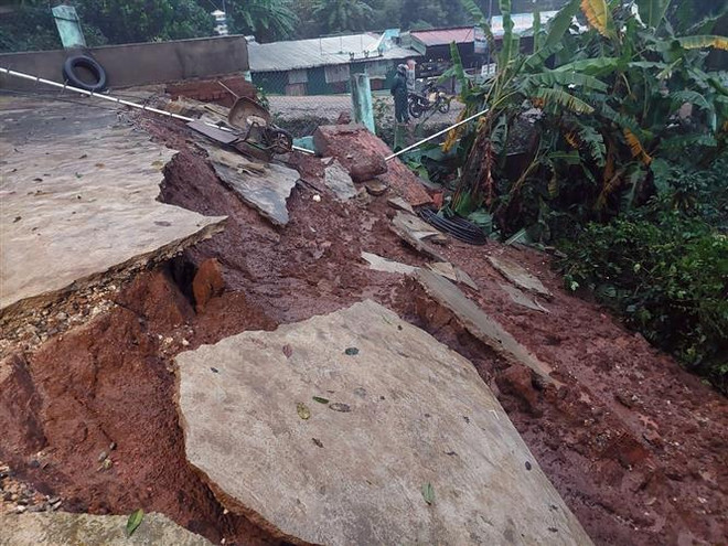 Тайфун «Нору» не дает спать в центральных районах ảnh 4 Тайфун «Нору» не дает спать в центральных районах ảnh 4
