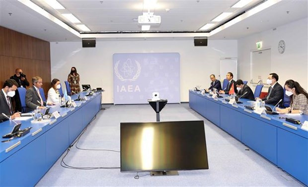 Председатель НС Выонг Динь Хюэ встретился с генеральным директором МАГАТЭ ảnh 2 Председатель НС Выонг Динь Хюэ встретился с генеральным директором МАГАТЭ ảnh 2