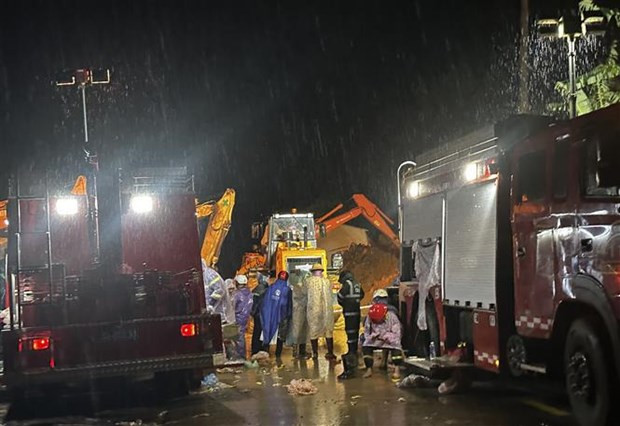 Найдены тела трех жертв оползня в провинции Ламдонг ảnh 2 Найдены тела трех жертв оползня в провинции Ламдонг ảnh 2