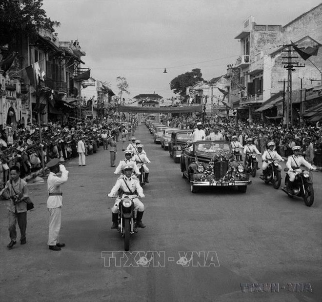 Фотовыставка «50-летие дипломатических отношений между Вьетнамом и Индией» в Нью-Дели ảnh 3