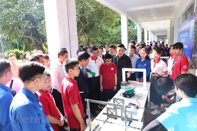 8-й национальный STEM-фестиваль: воплощение науки и технологий в жизнь ảnh 3 8-й национальный STEM-фестиваль: воплощение науки и технологий в жизнь ảnh 3