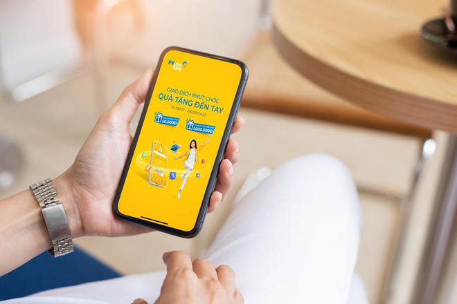 Коммерческие банки инвестируют 15 трлн донгов в цифровую трансформацию ảnh 2