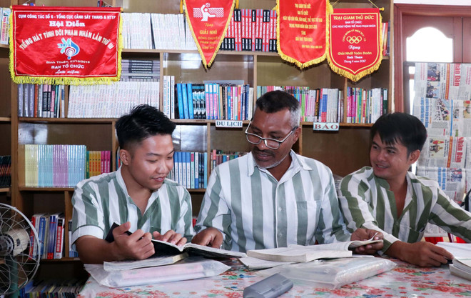 Для иностранцев, которые совершили преступления на вьетнамской земле, тюрьма стала местом, направляющим их на добрые дела ảnh 1 Для иностранцев, которые совершили преступления на вьетнамской земле, тюрьма стала местом, направляющим их на добрые дела ảnh 1