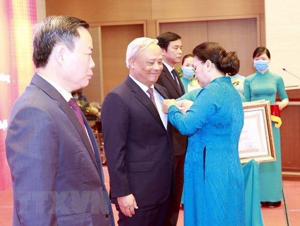 Руководители НС награждены орденами труда ảnh 1 Руководители НС награждены орденами труда ảnh 1