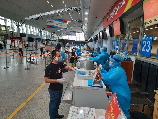 Авиакомпания Vietjet доставила более 800 пассажиров из эпицентра пандемии Дананга домой ảnh 1