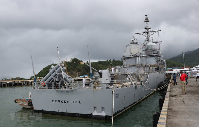 Корабли ВМС США пришвартовались во вьетнамском порту Дананг ảnh 2 Корабли ВМС США пришвартовались во вьетнамском порту Дананг ảnh 2