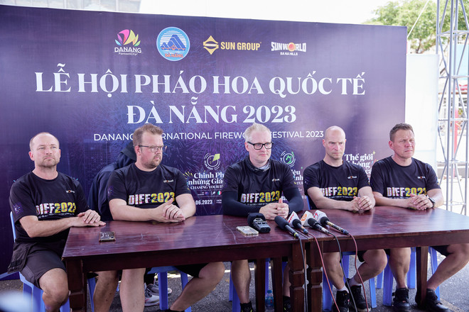 Вечер открытия Международного фестиваля фейерверков в Дананге ảnh 3