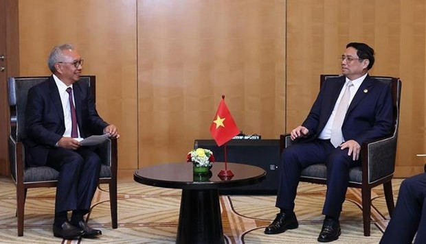 Премьер-министр Вьетнама встретился с представителями индонезийских предприятий и организаций ảnh 1 Премьер-министр Вьетнама встретился с представителями индонезийских предприятий и организаций ảnh 1