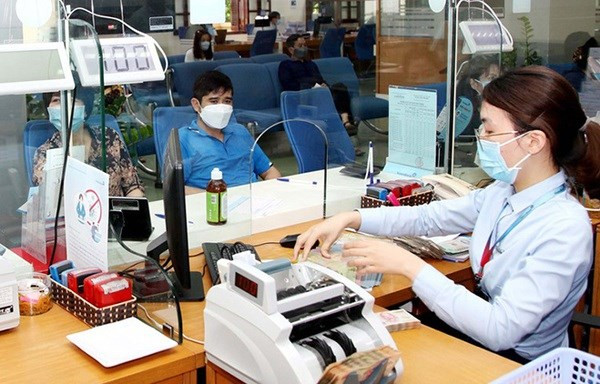 Банки продолжают снижать процентные ставки для клиентов, пострадавших от пандемии ảnh 1