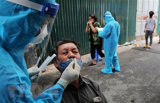12 августа во Вьетнаме зарегистрировано еще 9.667 случаев COVID-19 ảnh 1 12 августа во Вьетнаме зарегистрировано еще 9.667 случаев COVID-19 ảnh 1