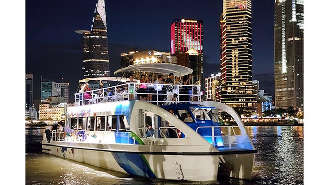 В г. Хошимине введен в эксплуатацию уникальный двухэтажный речной автобус ảnh 1 В г. Хошимине введен в эксплуатацию уникальный двухэтажный речной автобус ảnh 1