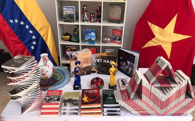 Семинар по вьетнамской литературе на 17-й Международной книжной ярмарке Венесуэлы ảnh 1 Семинар по вьетнамской литературе на 17-й Международной книжной ярмарке Венесуэлы ảnh 1