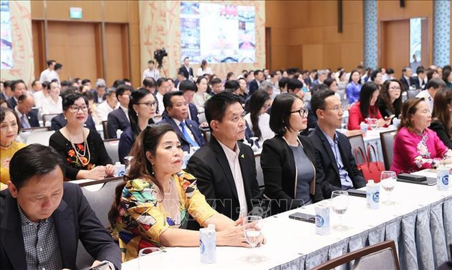 Премьер-министр: Идет улучшение инвестиционной среды для бизнеса и повышение национальной конкурентоспособности ảnh 1 Премьер-министр: Идет улучшение инвестиционной среды для бизнеса и повышение национальной конкурентоспособности ảnh 1