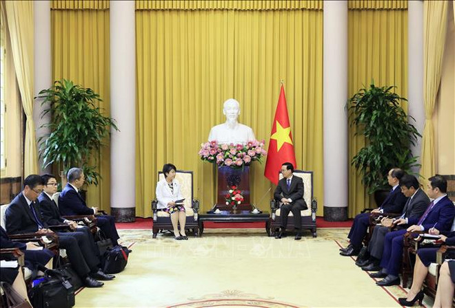 Президент Во Ван Тхыонг принял министра иностранных дел Японии ảnh 1 Президент Во Ван Тхыонг принял министра иностранных дел Японии ảnh 1