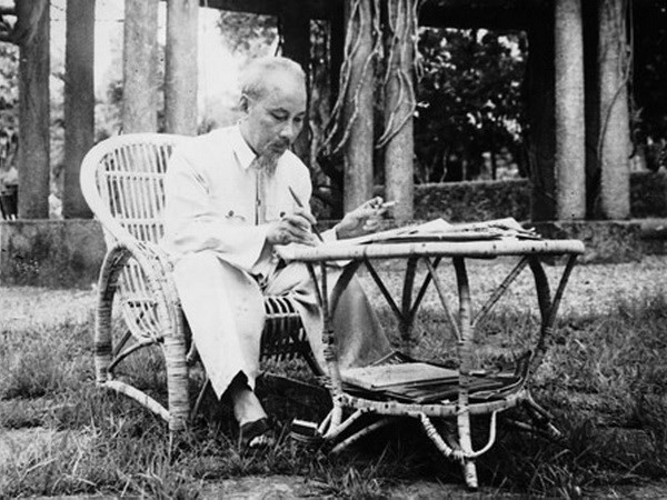 В Венесуэле торжественно отметили 130-летие со дня рождения президента Хо Ши Мина ảnh 1 В Венесуэле торжественно отметили 130-летие со дня рождения президента Хо Ши Мина ảnh 1