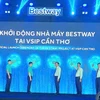 Руководство города Кантхо, инвесторы и представители приняли участие в церемонии запуска завода Bestway в промышленной зоне VSIP Кантхо. Фото: baodautu.vn.