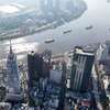Здания финансового сектора в центральной части города Хошимин на берегу реки Сайгон, напротив полуострова Тхутхиэм, квартал Анкхань. (Фото: ВИА)