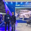 Торговый советник Вьетнама в Израиле Ле Тхай Хоа участвует в выставке технологий и оборудования беспилотных летательных аппаратов UVID DroneTech 2025. (Фото: ВИА)