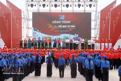 16 мая в провинции Нгеан стартовала программа «Я люблю свою Родину» 2026 года. (Фото: ВИА)