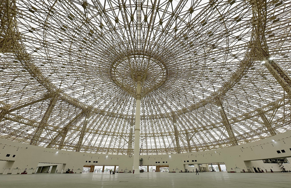 Купольная система крыши павильона «Ким Куи» выполнена из 24 000 тонн стали, поражая своим масштабом и архитектурным решением (Фото: ВИА)
