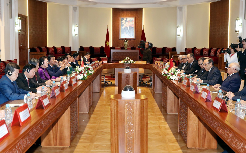 В рамках официального визита в Королевство Марокко утром 28 марта 2019 года (по местному времени), в здании Палаты представителей Марокко в столице Рабат Председатель Национального собрания Нгуен Тхи Ким Нган провела переговоры с Председателем Палаты представителей Марокко Хабибом Эль Мальки (Фото: ВИА)