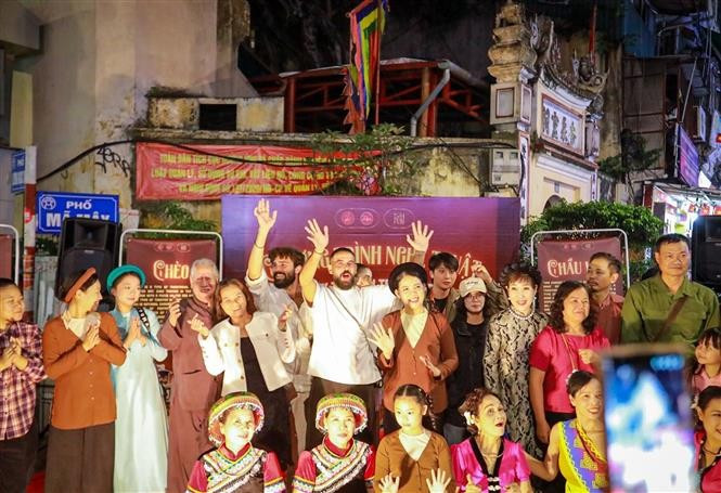 Пространство традиционного искусства вызывает большой интерес у жителей и гостей города (Фото: ВИА)