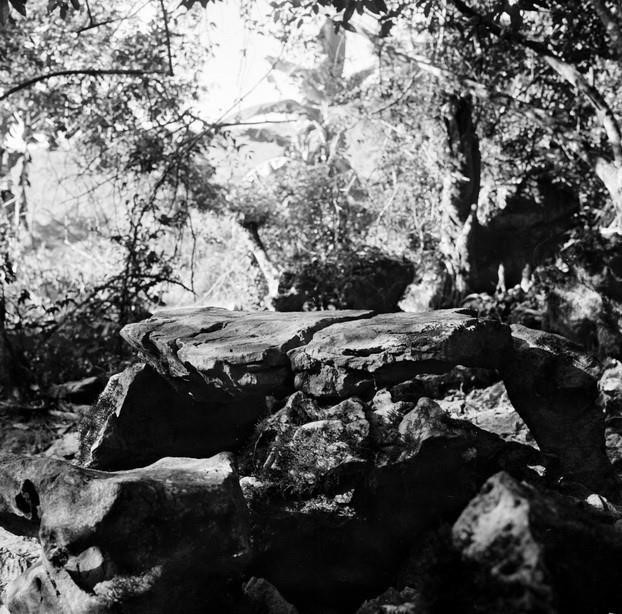 Каменный стол у ручья Ленина — место, где Президент Хо Ши Мин часто работал (Фото: ВИА)