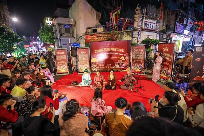 Пространство традиционного искусства вызывает большой интерес у жителей и гостей города (Фото: ВИА)