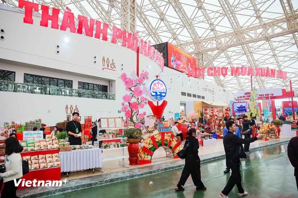 Каждая провинция и город (такие как Ханой, Хайфон, Хюэ, Дананг, Кантхо и др.) располагают общими павильонами площадью от 200 до 250 кв. м для продвижения своей характерной продукции и культурно-туристического потенциала (Фото: Вьетнам+)